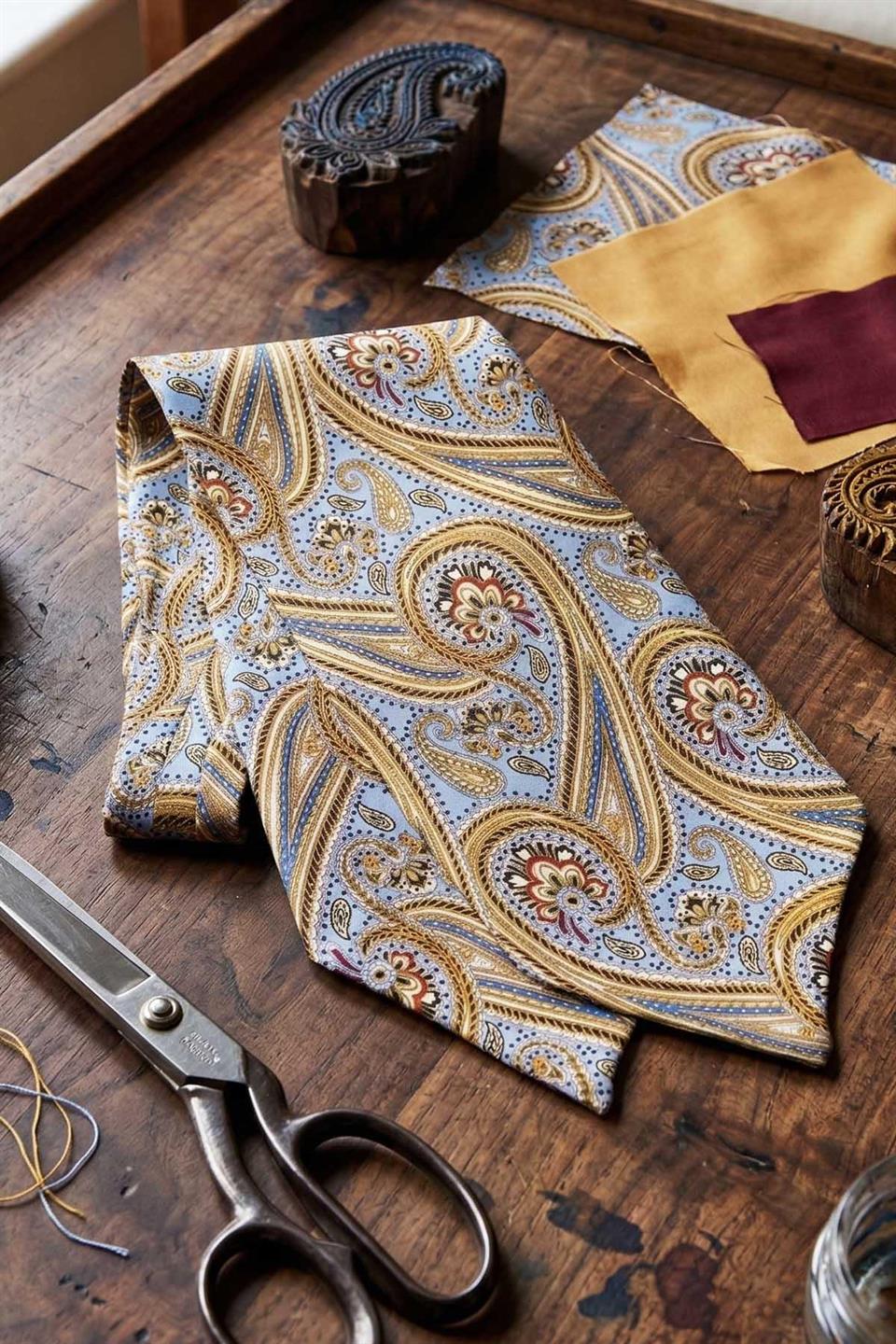 Şal Desen Açık Mavi İtalyan İpek Ascot Kravat SAC44