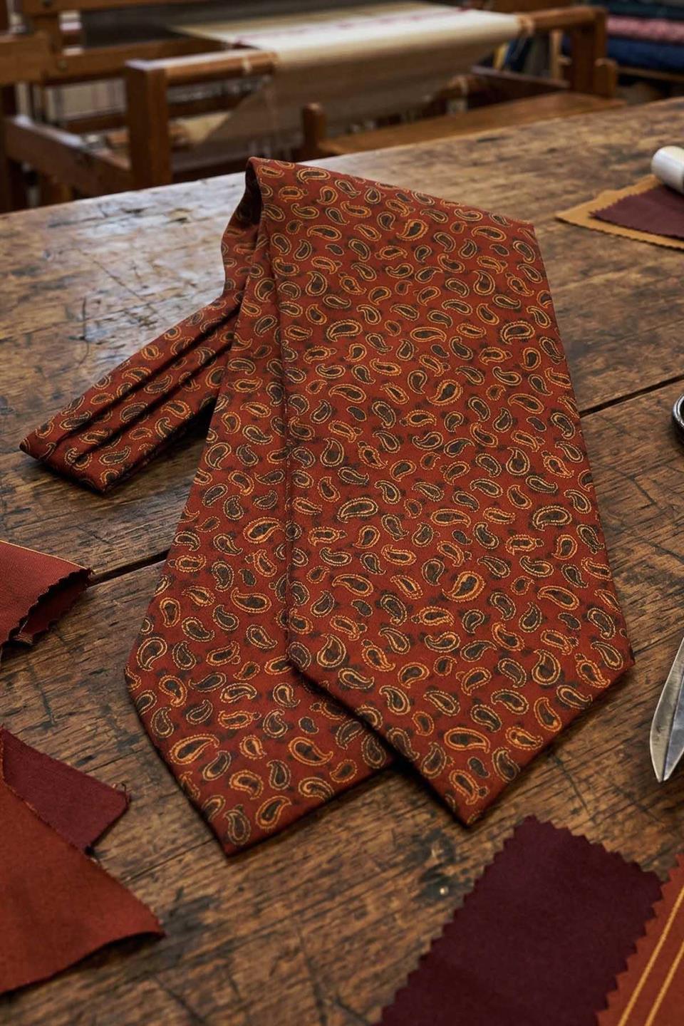 Şal Desen Bordo İtalyan İpek Ascot Kravat SAC45