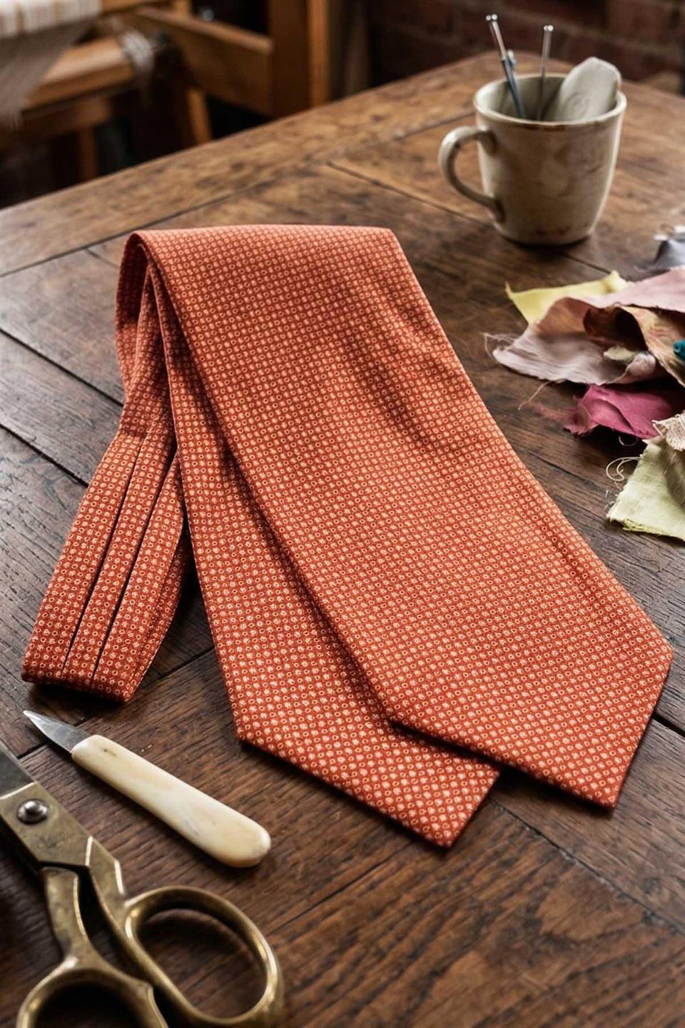 Şal Desen Turuncu İtalyan İpek Ascot Kravat SAC26