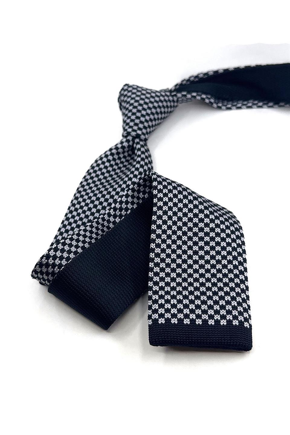 Siyah - Beyaz Kare Desen Örgü Kravat ÖR8301