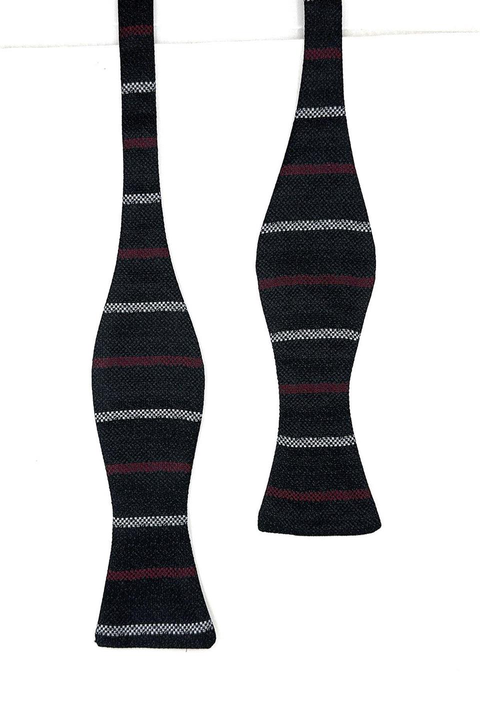 Siyah Çizgi Desen Açık Papyon AP138