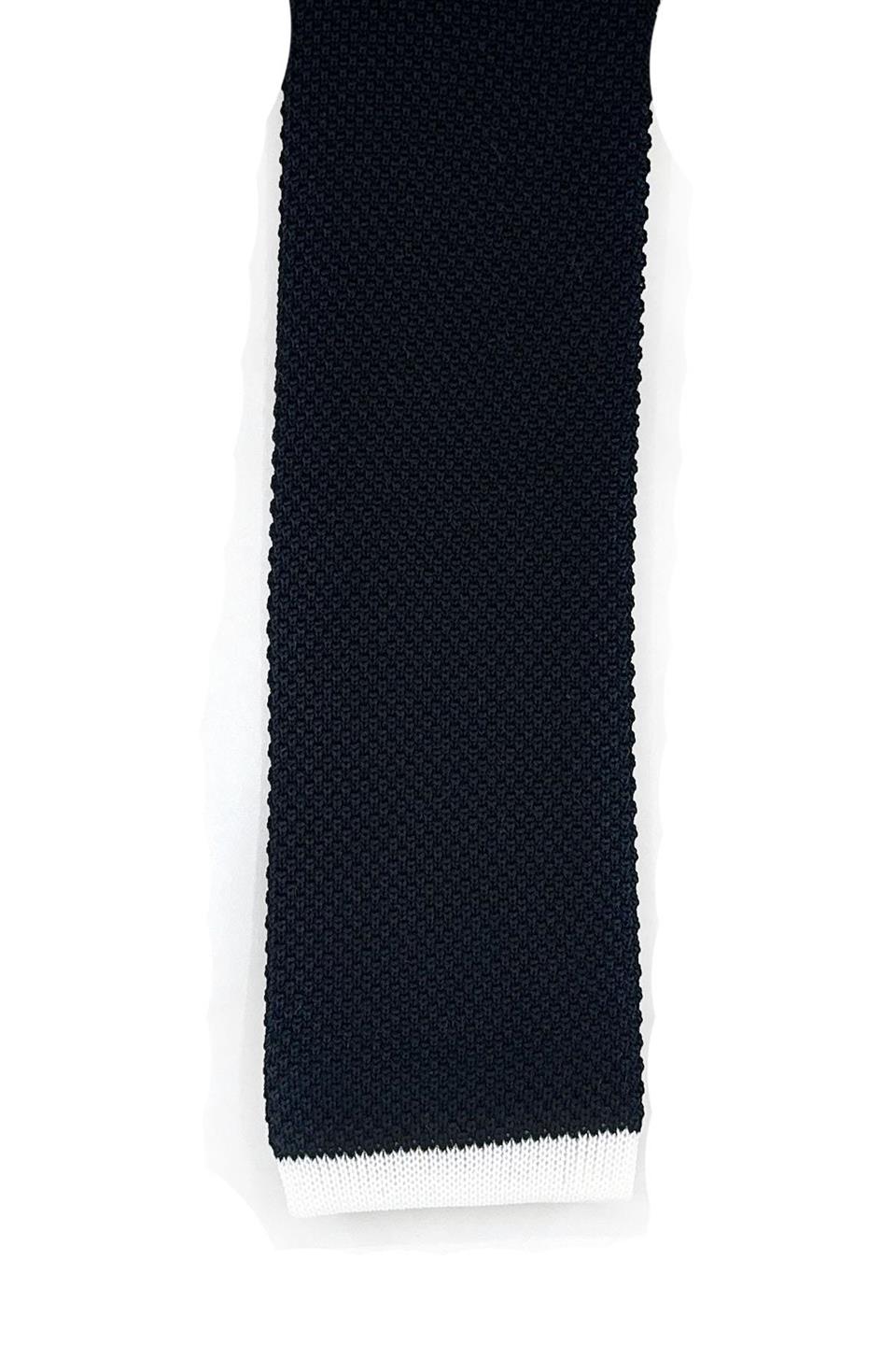 Siyah Düz Beyaz Detaylı Örgü Kravat ÖR8328