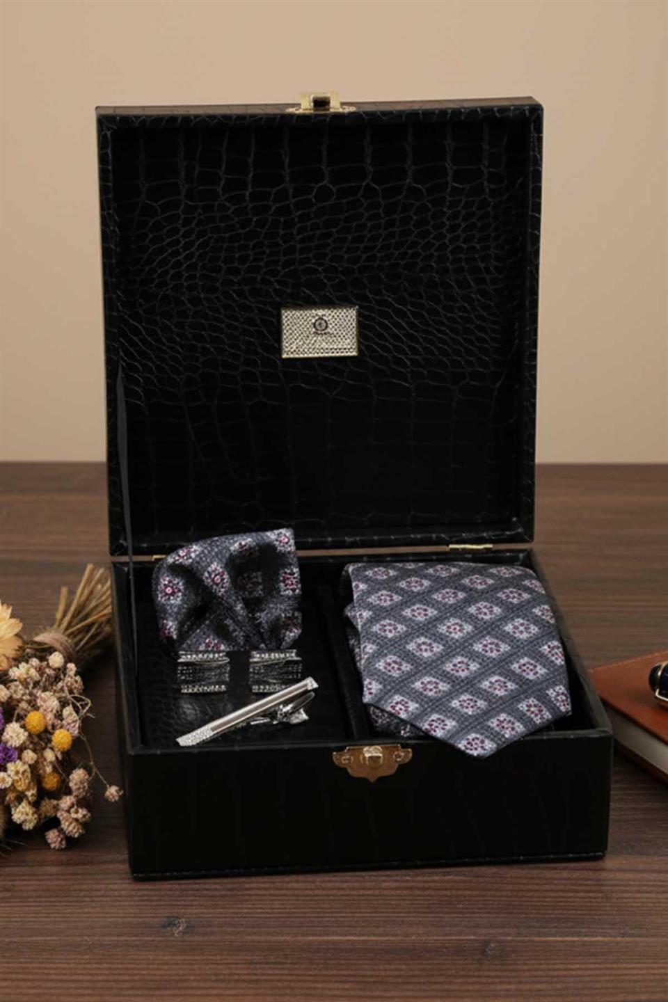 Siyah Erkek Hediye Kutusu - Mendilli Kravat Kol Düğmesi Kravat İğnesi KMK75