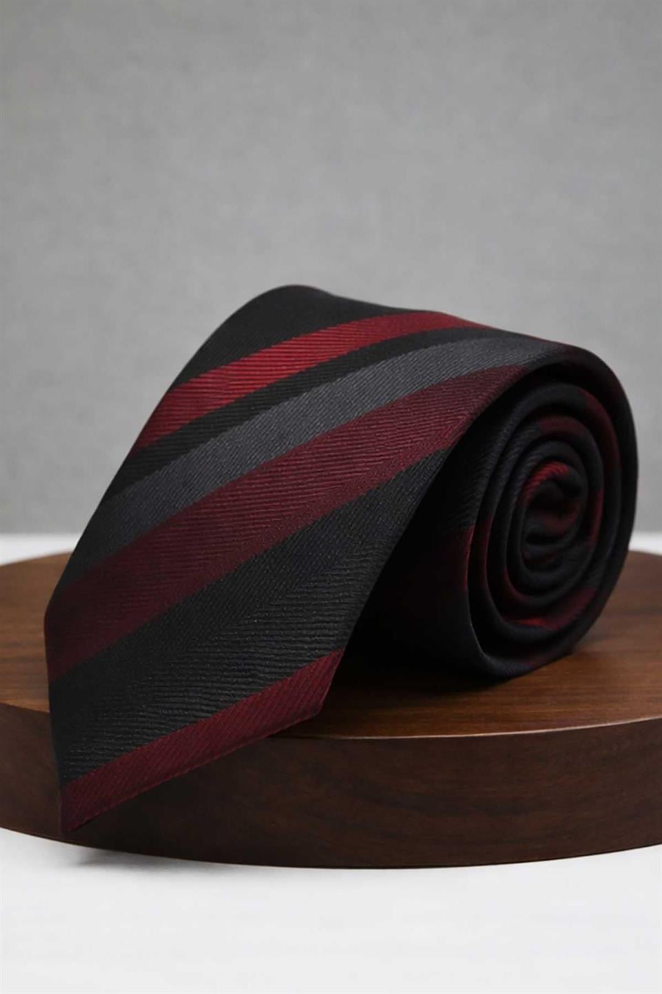 Siyah - Kırmızı Çizgi Kravat