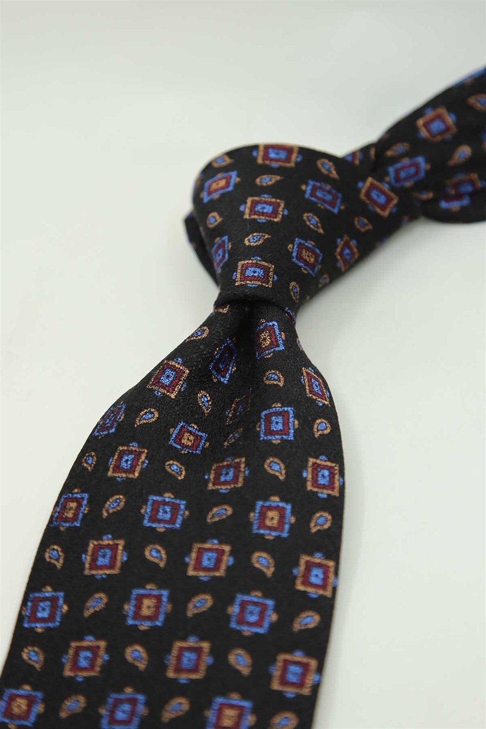 Siyah Motif Desen İtalyan İpek Kravat İK2496