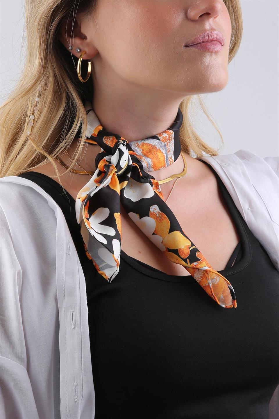 Siyah - Sarı Çiçek Desen Fular Bandana 55-55 cm KDNF07