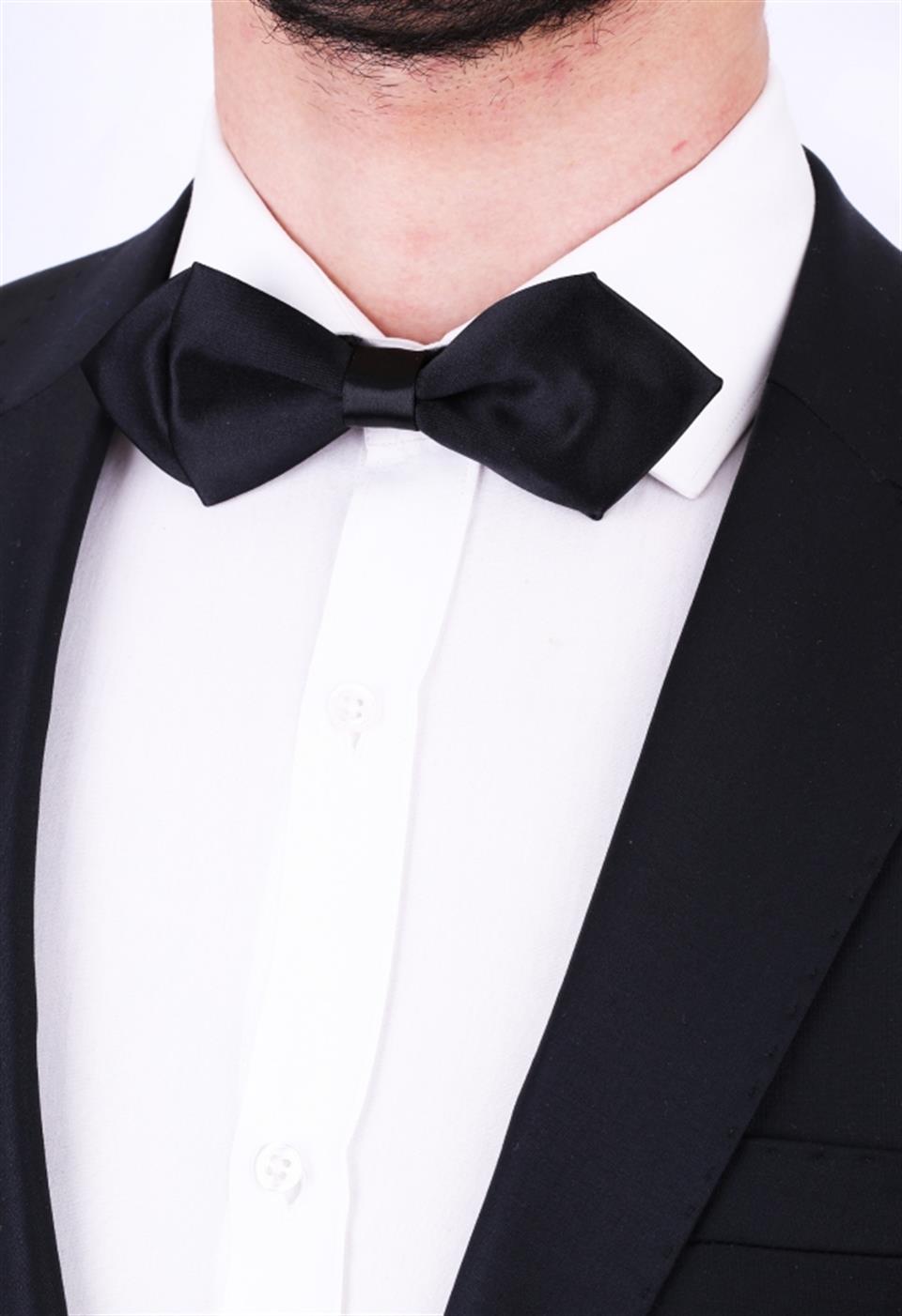 Siyah Üçgen Saten Papyon SP33