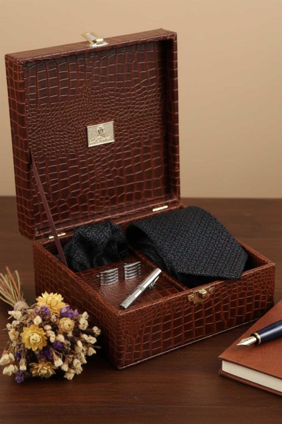 Taba Erkek Hediye Kutusu - Mendilli Kravat Kol Düğmesi Kravat İğnesi KMK76