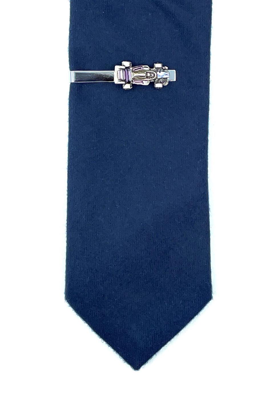 Yarış Arabası Motifli Lila Taşlı Kravat İğnesi KIY701