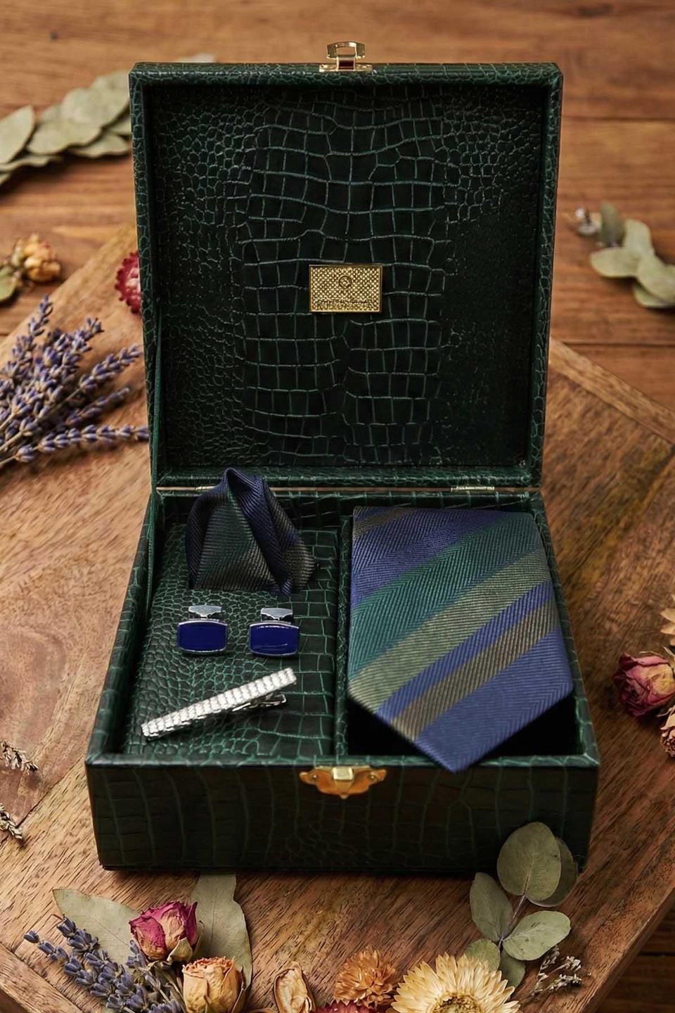 Yeşil Erkek Hediye Kutusu - Kravat Kol Düğmesi Kravat İğnesi KMK147