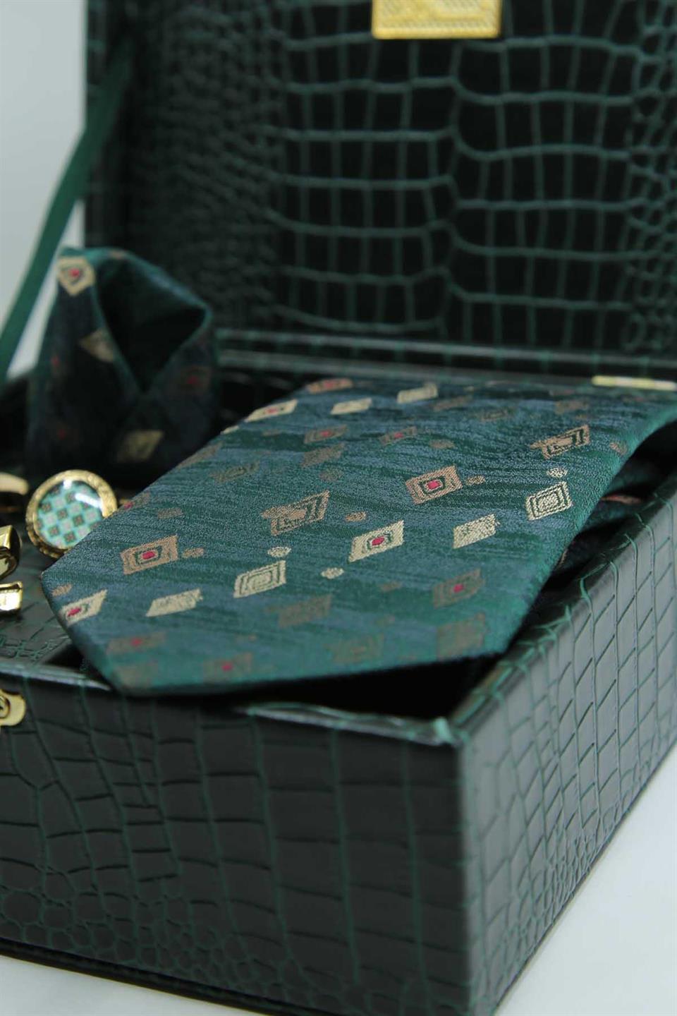 Yeşil Erkek Hediye Kutusu - Kravat Kol Düğmesi Kravat İğnesi KMK135