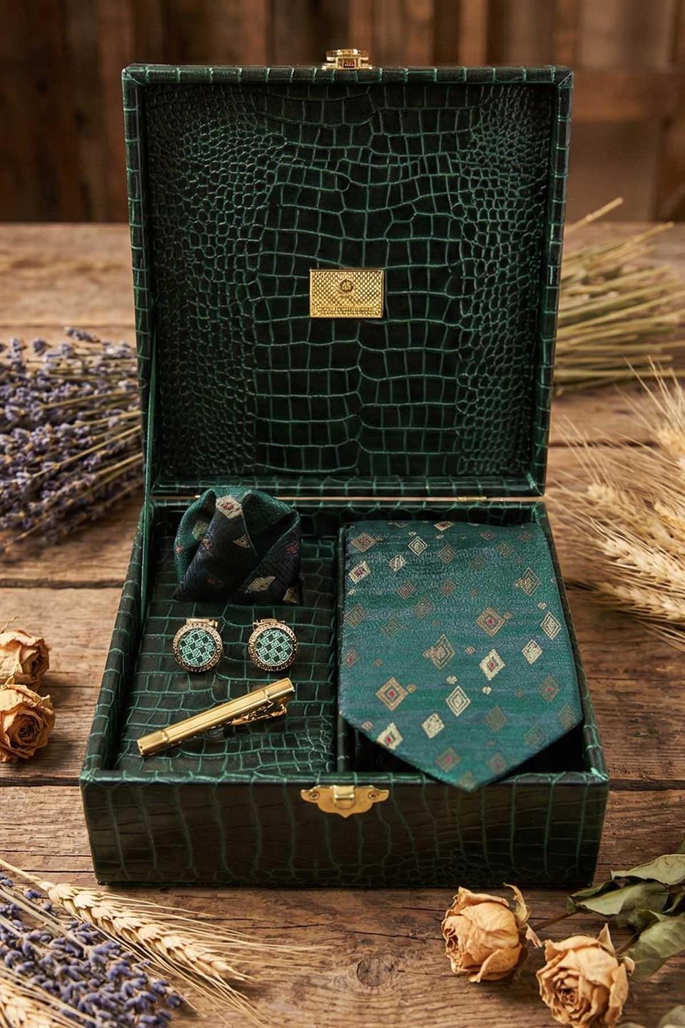 Yeşil Erkek Hediye Kutusu - Kravat Kol Düğmesi Kravat İğnesi KMK135