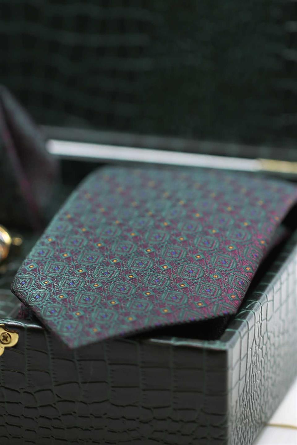 Yeşil Erkek Hediye Kutusu - Mendilli Kravat Kol Düğmesi Kravat İğnesi KMK99