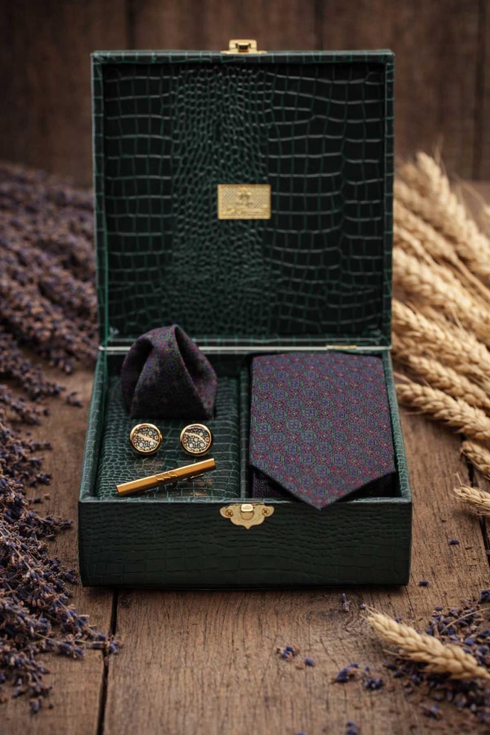Yeşil Erkek Hediye Kutusu - Mendilli Kravat Kol Düğmesi Kravat İğnesi KMK99