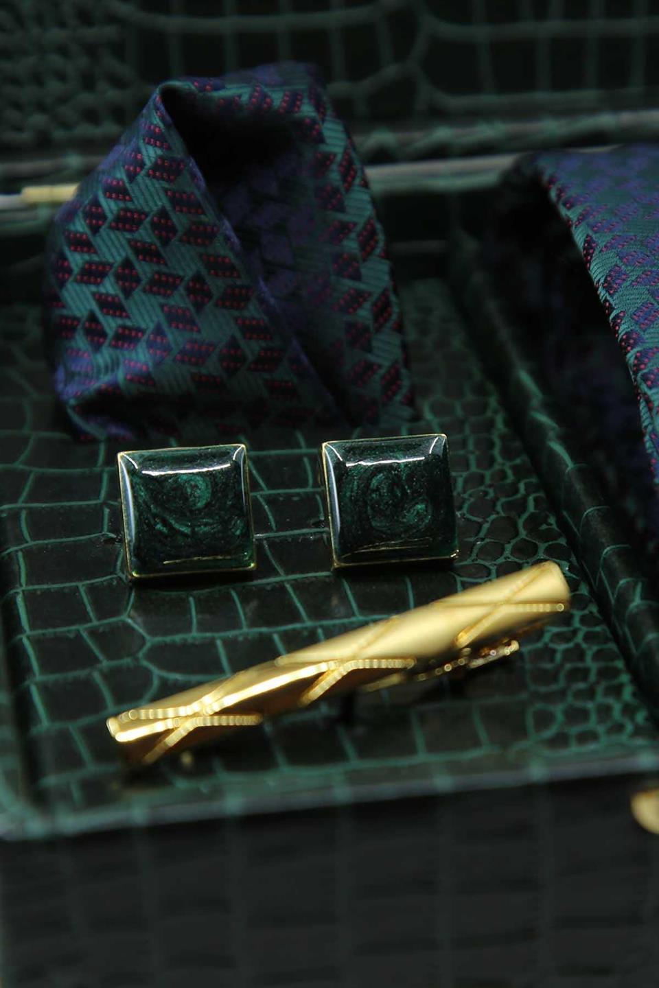 Yeşil Erkek Hediye Kutusu - Mendilli Kravat Kol Düğmesi Kravat İğnesi KMK88