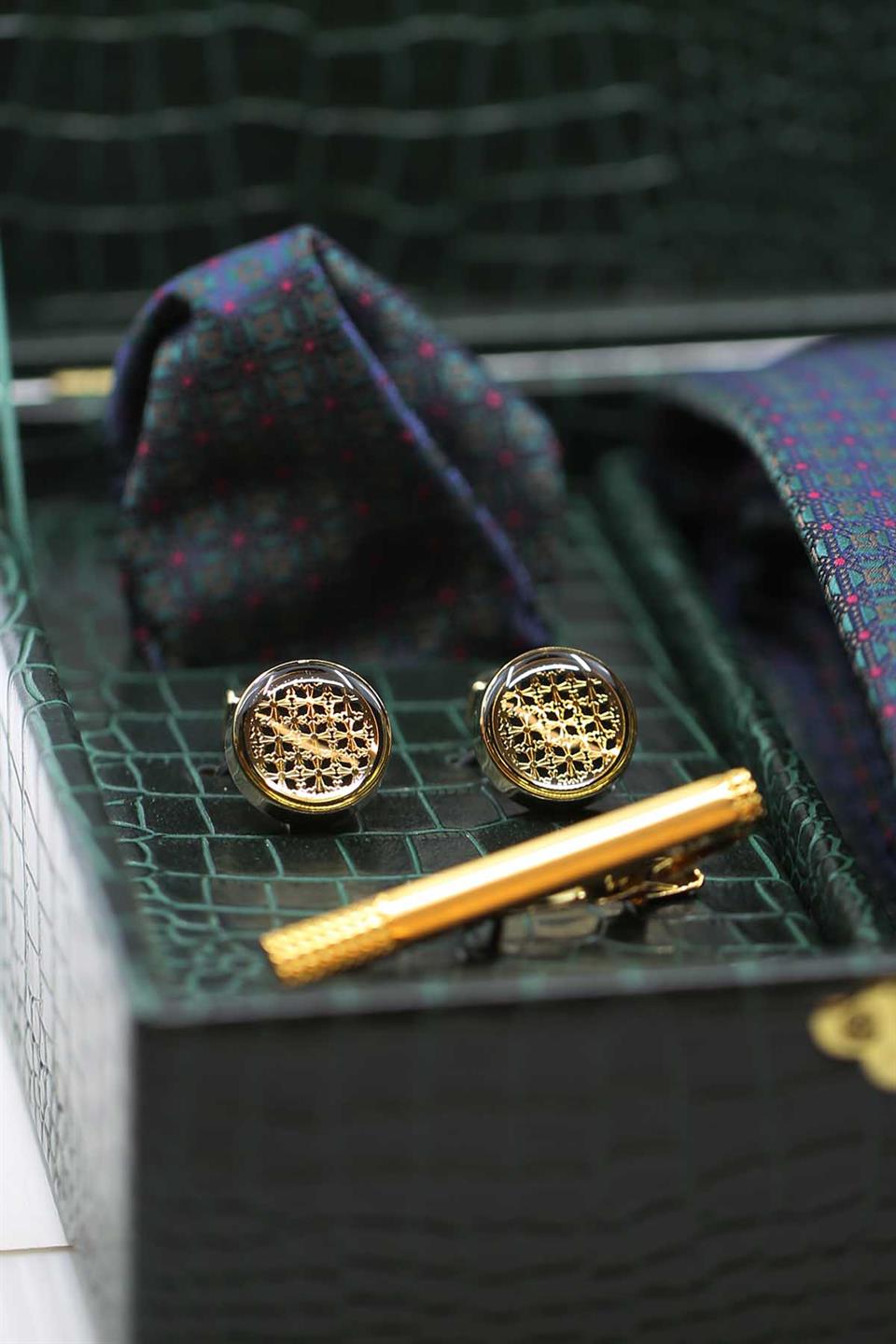 Yeşil Erkek Hediye Kutusu - Mendilli Kravat Kol Düğmesi Kravat İğnesi KMK88