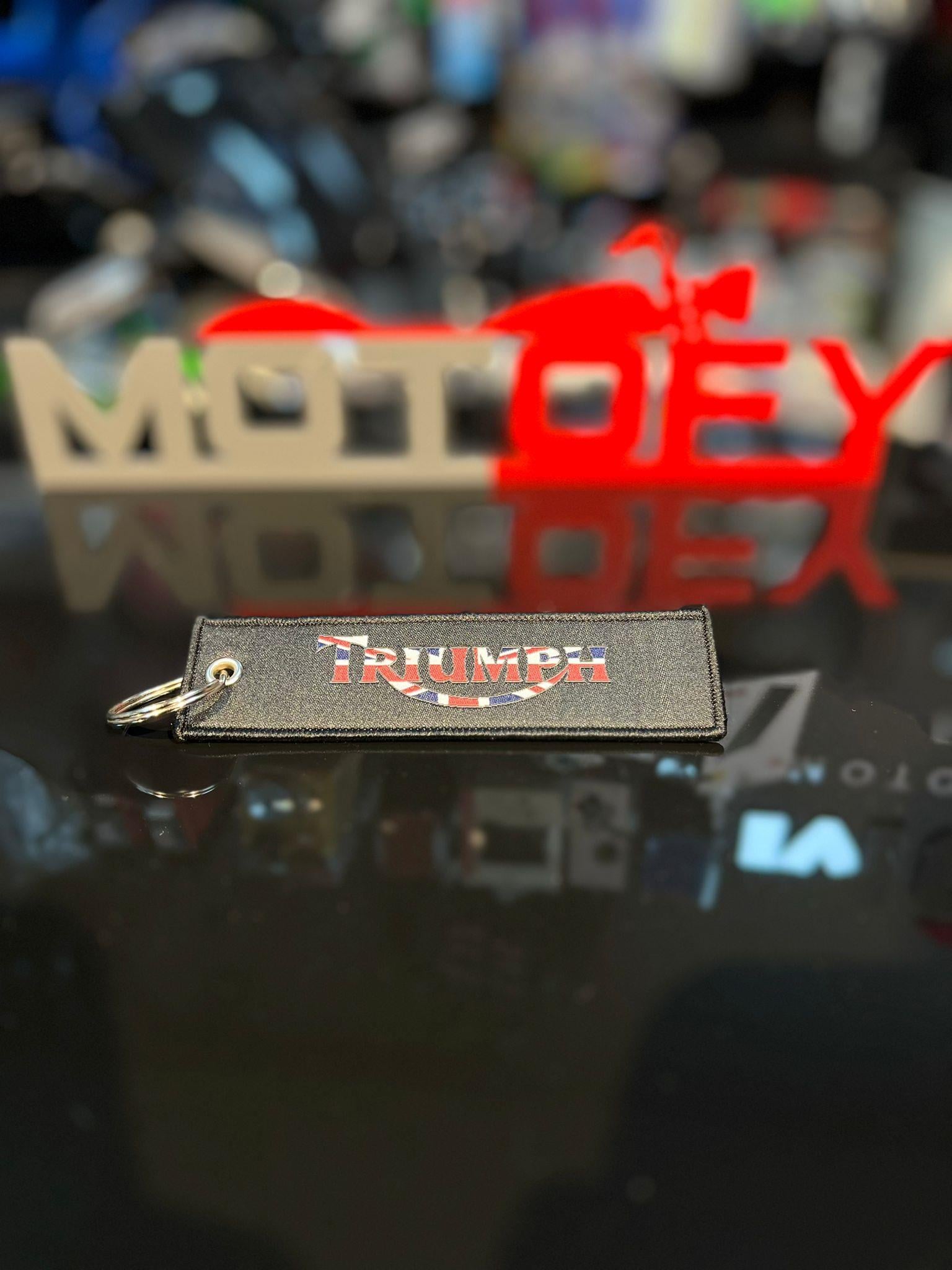 TRIUMPH KIRMIZI MAVİ ÖRME KUMAŞ DOKUMA ANAHTARLIK