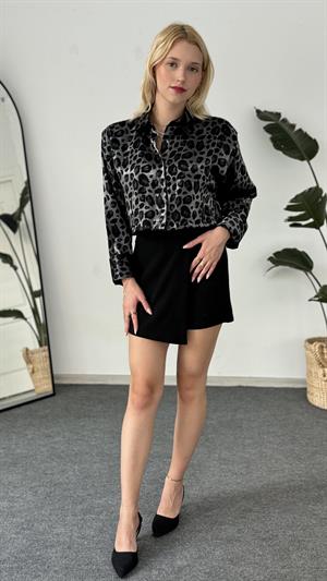  Parlak Dokulu Kemer Detaylı  Crop Gömlek Gri