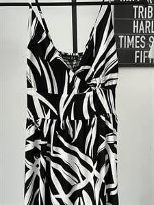 Bel Lastikli Desenli  Viskon Elbise Siyah 