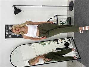 Beli Lastikli Gabardin Kumaş Pantolon Dar Paça Haki 