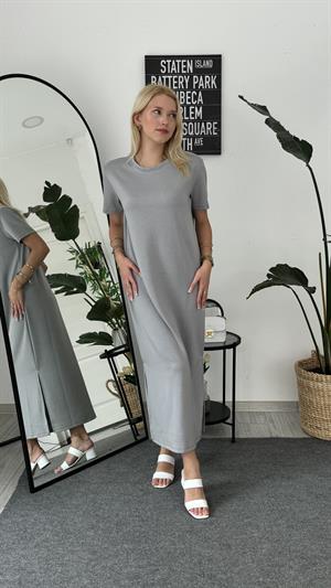 Bisiklet Yaka Modal Kumaş Yan Yırtmaçlı Elbise Gri