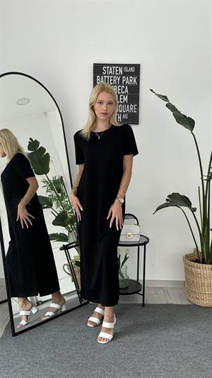 Bisiklet Yaka Modal Kumaş Yan Yırtmaçlı Elbise Siyah