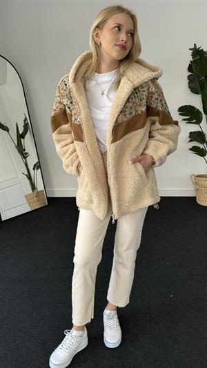Çiçek Detaylı Kapüşonlu Astarlı Peluş Tasarım Ceket 