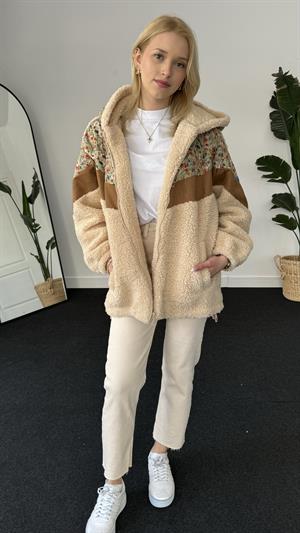 Çiçek Detaylı Kapüşonlu Astarlı Peluş Tasarım Ceket 