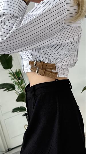 Çizgili İki Yanı Toka Detaylı Crop Beyaz