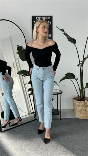 Düşük Omuz Büzgü Detaylı Çapraz Yaka Crop Siyah