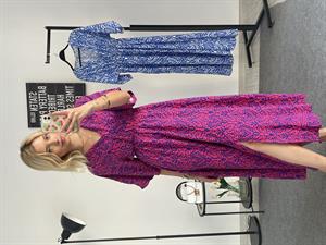 Etnik Desenli Viskon Kumaş Yarasa Kol Elbise Fuşya Saks