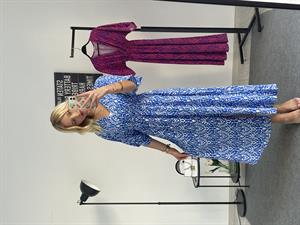 Etnik Desenli Viskon Kumaş Yarasa Kol Elbise Mavi Beyaz 