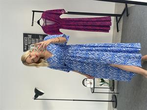 Etnik Desenli Viskon Kumaş Yarasa Kol Elbise Mavi Beyaz 