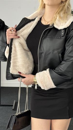 İçi Kürklü Yaka Tokalı Deri Ceket 