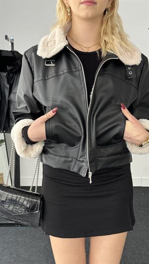 İçi Kürklü Yaka Tokalı Deri Ceket 