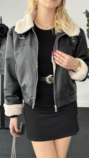 İçi Kürklü Yaka Tokalı Deri Ceket 