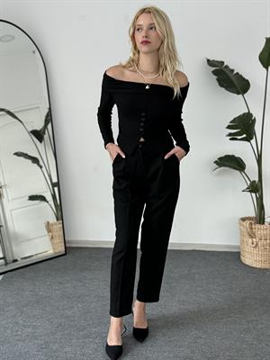 Madonna Yaka Düğme Detaylı Fitilli Uzun Kollu  Crop Siyah