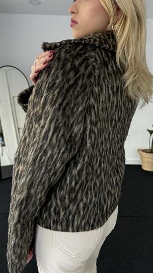 Massi Model Tasarım Gecisli Pelus Ceket