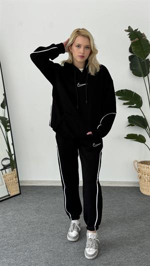 Nike Nakışlı Çizgi Detaylı Üç İplik Takım Siyah 