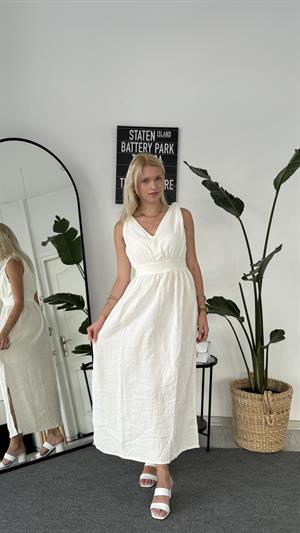 Örgü Detaylı Yırtmaçlı Müslin Kumaş Elbise Beyaz