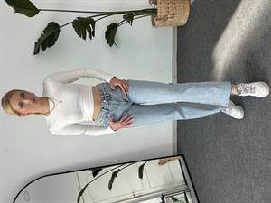 Oysho Model Uzun Kollu Crop Beyaz