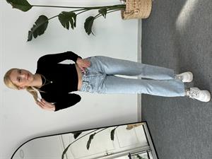 Oysho Model Uzun Kollu Crop Siyah