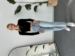 Oysho Model Uzun Kollu Crop Siyah