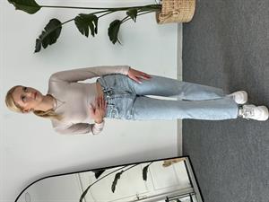 Oysho Model Uzun Kollu Crop Taş