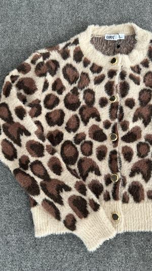 Sakallı Leopar Desenli Düğme Detaylı Hırka 