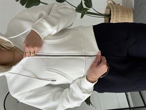 Üç İplik Şardonlu Crop Hırka Beyaz