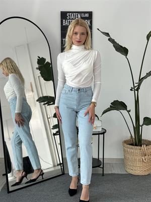 Uzun Kollu Dik Yaka Omuz Ve Bel Büzgülü Sandy Kumaş Bluz Beyaz