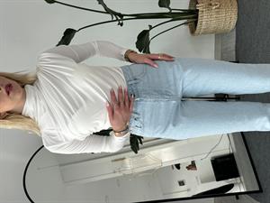 Uzun Kollu Dik Yaka Omuz Ve Bel Büzgülü Sandy Kumaş Bluz Beyaz