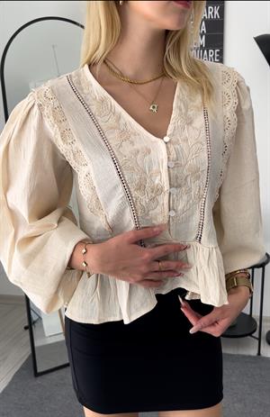 Volanlı İşlemeli Bluz Krem