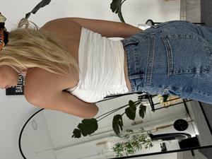 Yanları Büzgülü Polyester Kumaş Straplez Crop Beyaz